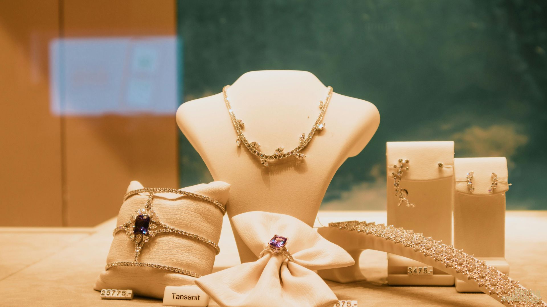 Qué accesorios usar con vestido largo