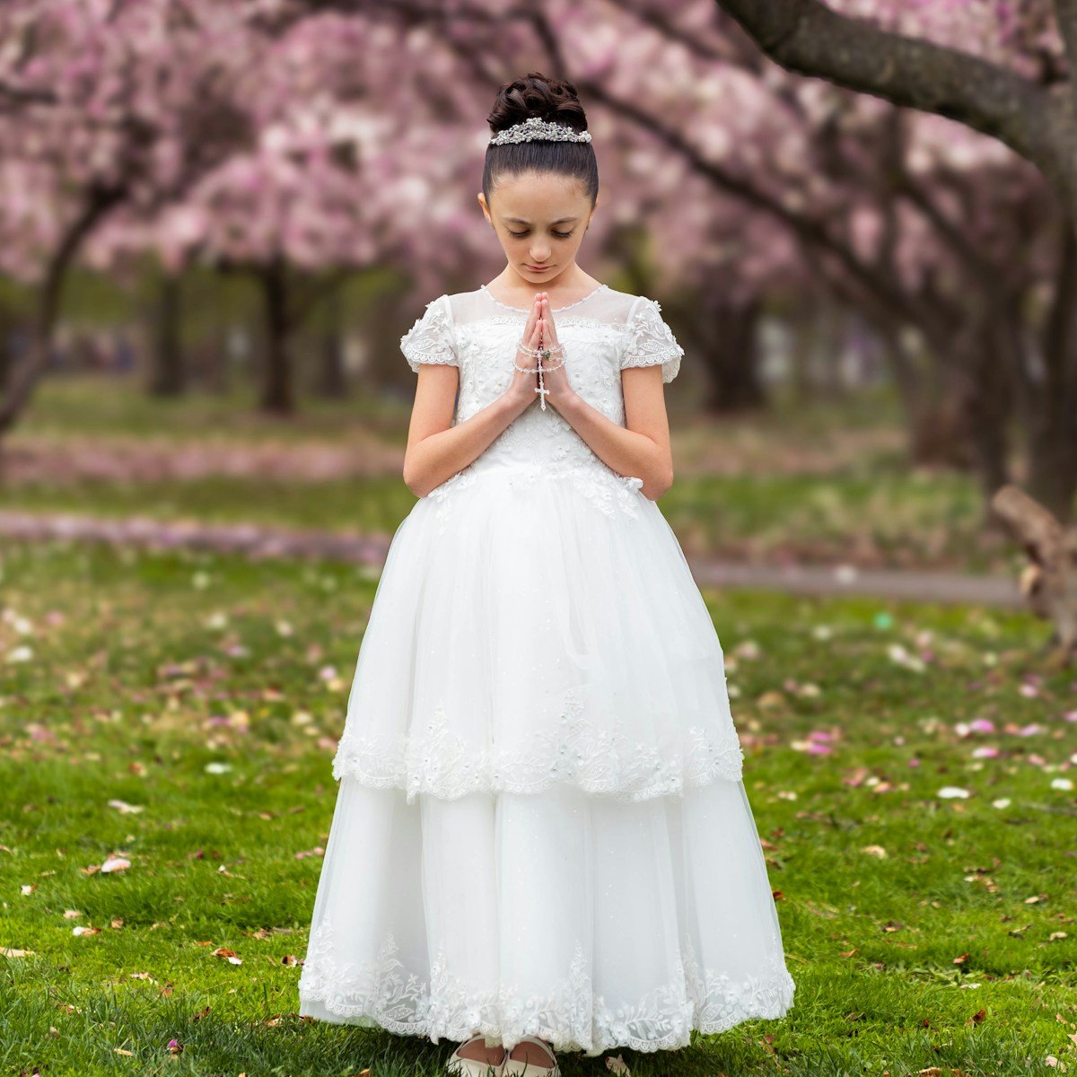 Vestido blanco de primera comunión para niña — Emma Velázquez Infantil