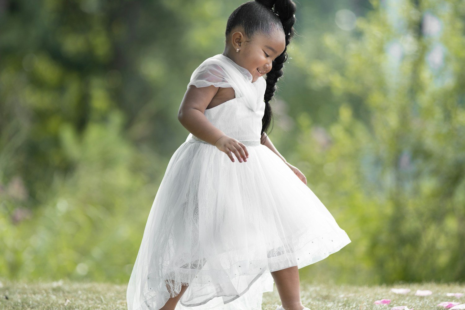 Niña con vestido de fiesta — Emma Velázquez Infantil