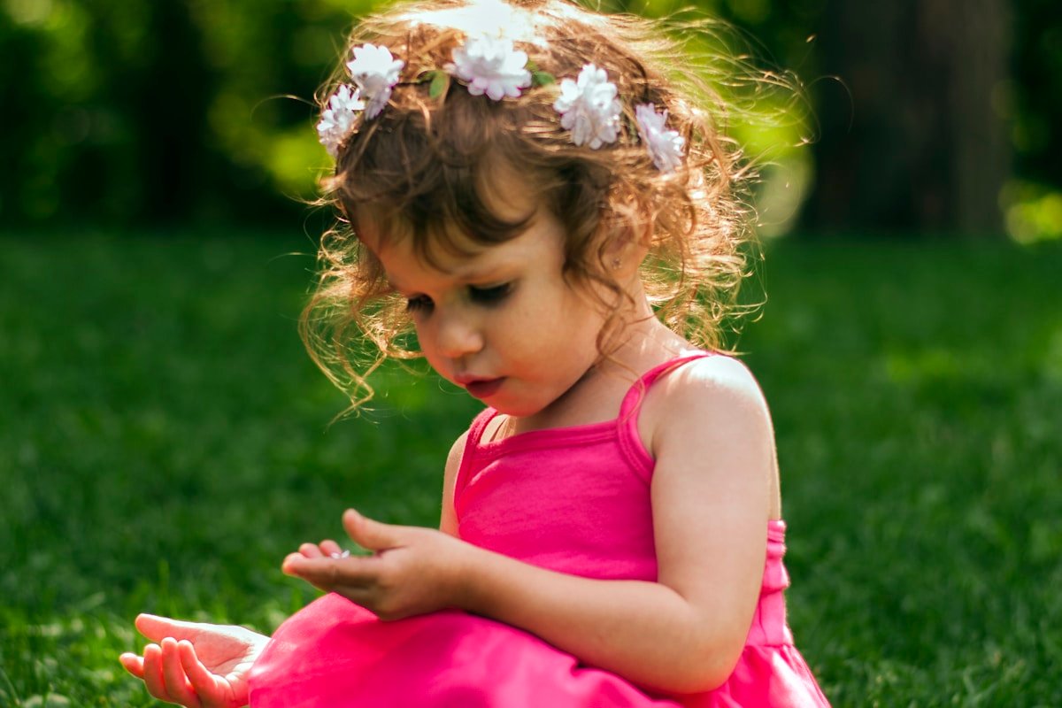 Niña con vestido rosa de princesa — Emma Velázquez Infantil