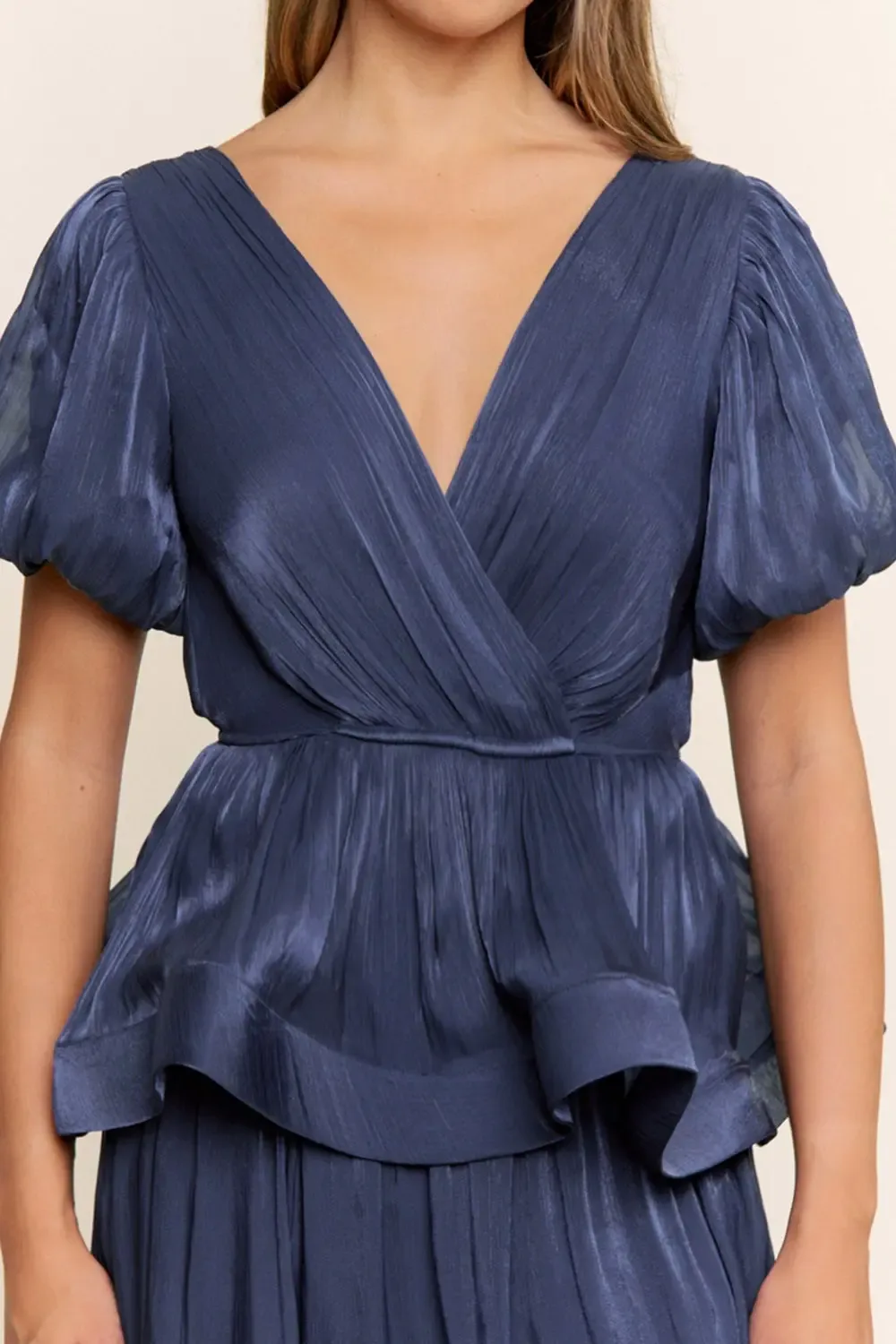 Vestido Largo De Gala Plisado Con Cintura Peplum Y Mangas Abullonadas EV1054