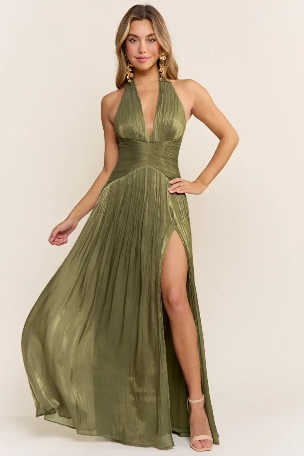 Vestido Largo De Noche Verde Olivo Plisado Con Escote Halter | Modelo EV1051 — vista 5