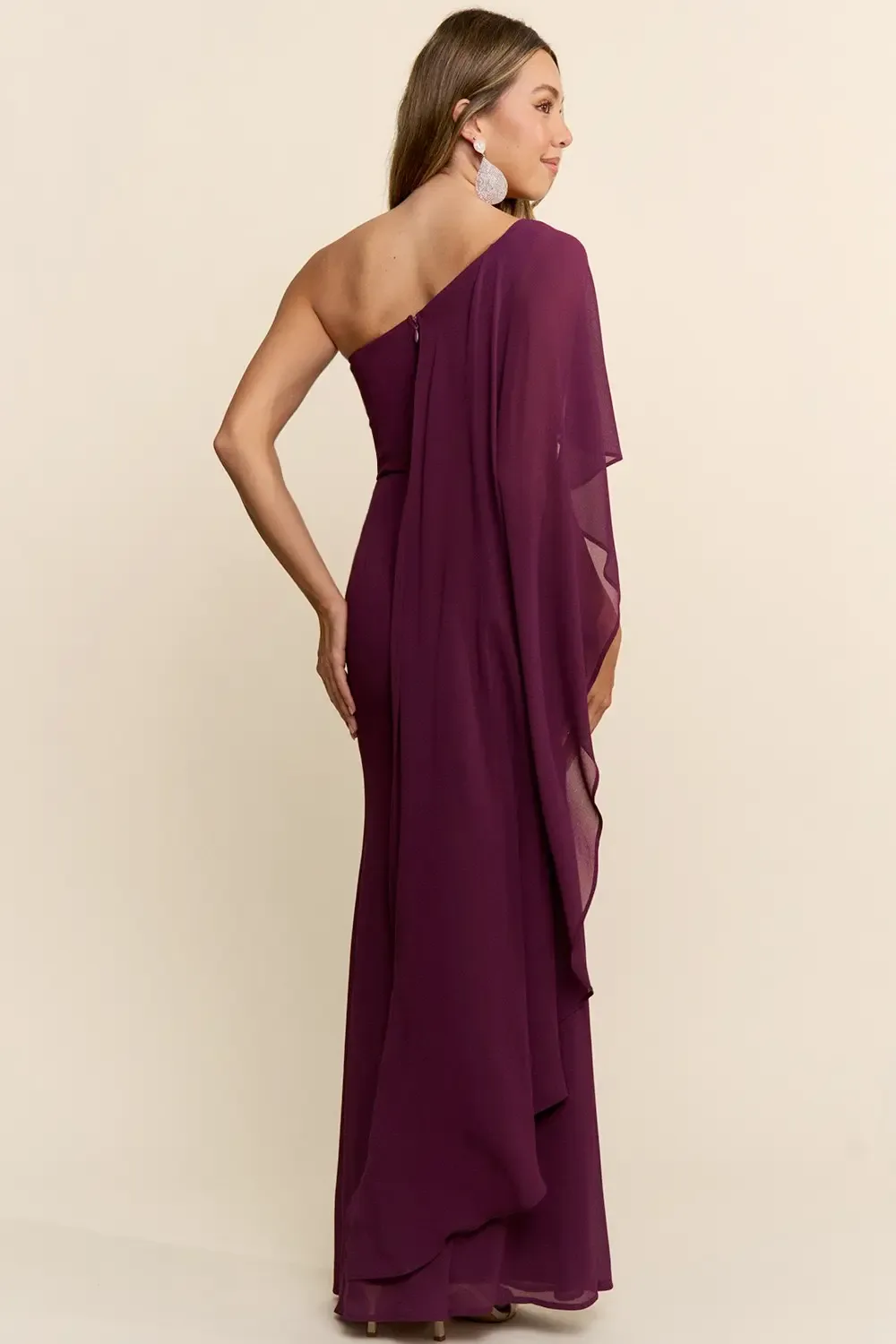 Vestido Largo Asimétrico Con Capa De Chifón | Modelo EV998