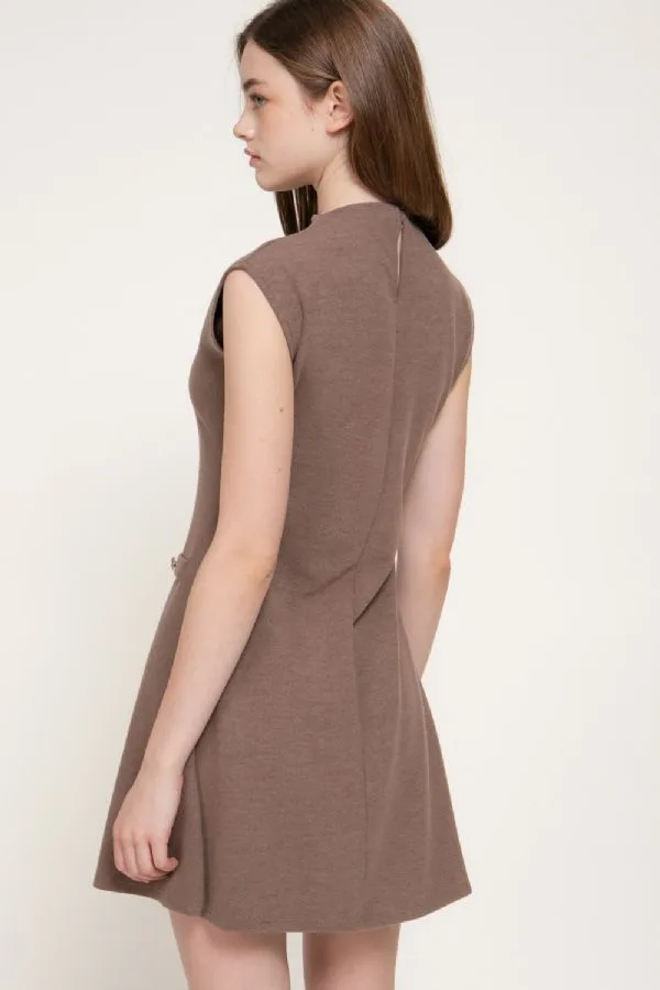 Minivestido Casual Sin Mangas De Cuello Alto Marrón – Modelo D15577