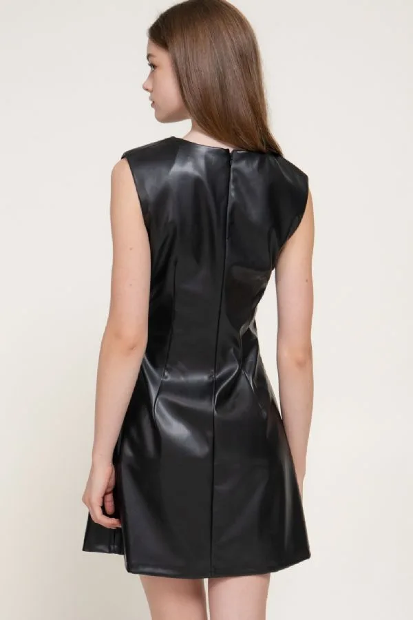 Vestido Corto De Ecopiel Con Efecto Drapeado Para Mujer – Modelo D15633