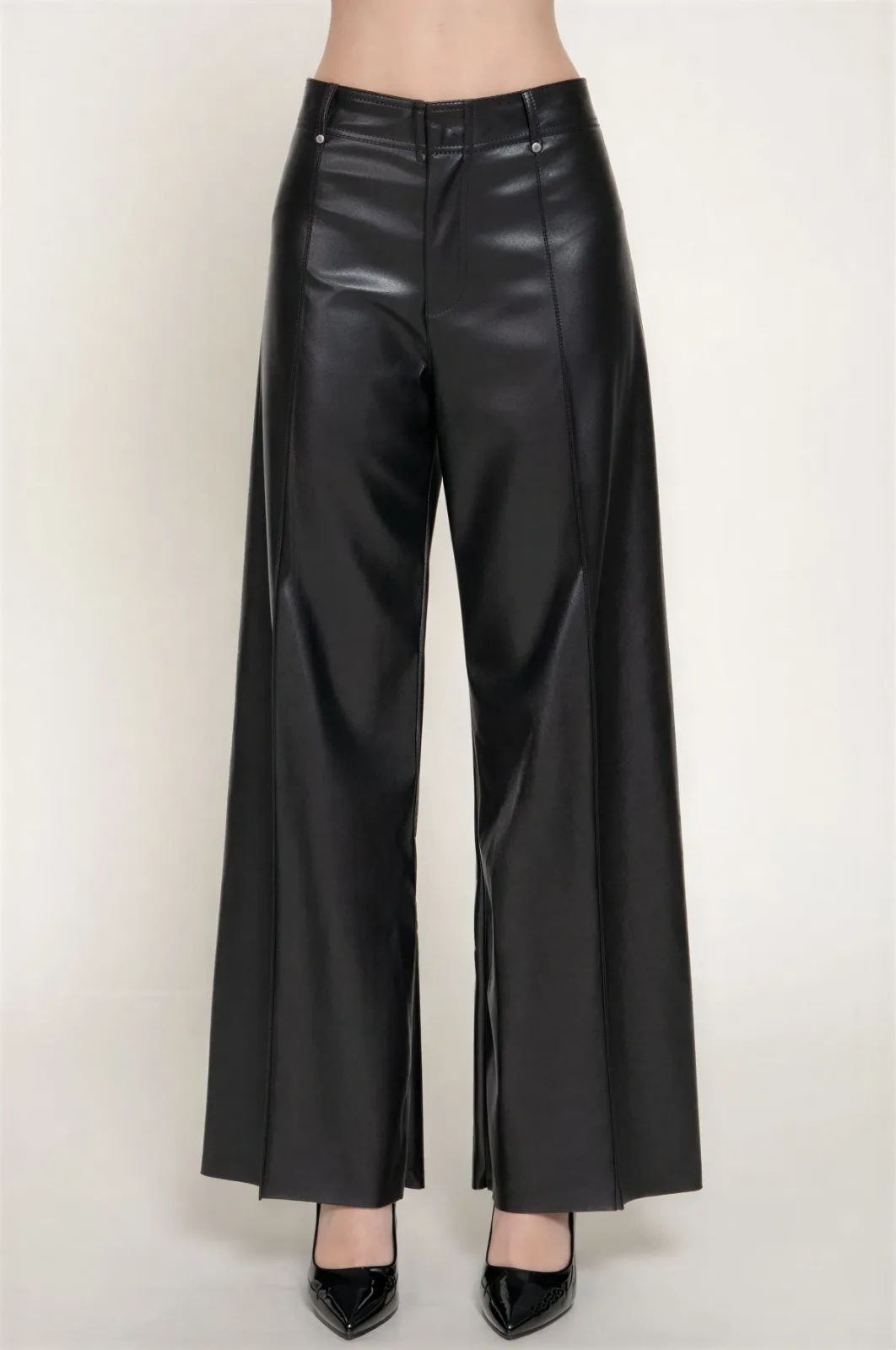 Pantalon De Piel Sintetica De Pierna Ancha Con Costura Marcada P15558