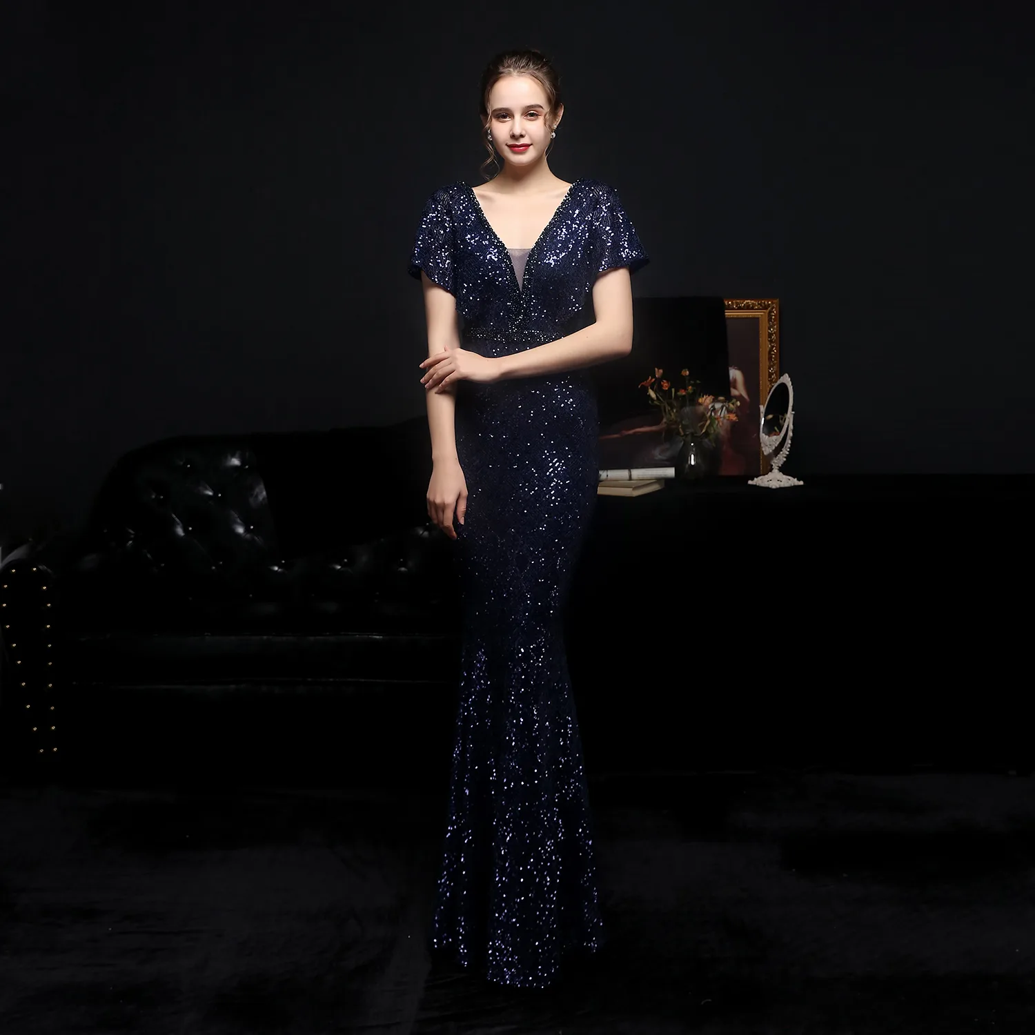 Vestido Largo De Noche Con Lentejuelas, Corte Sirena Y Mangas Mariposa - Modelo EV605
