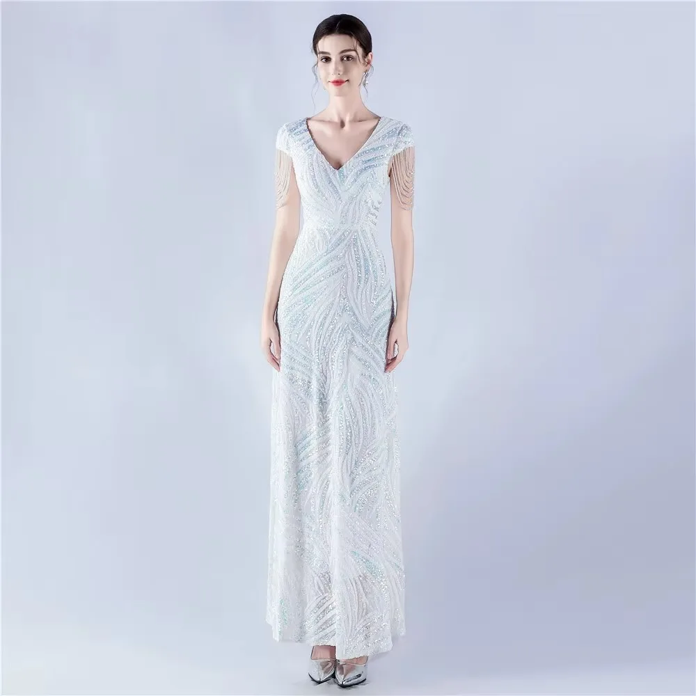 Vestido Largo De Gala De Lentejuelas Con Escote En V Y Flecos En Hombros - Modelo EV811