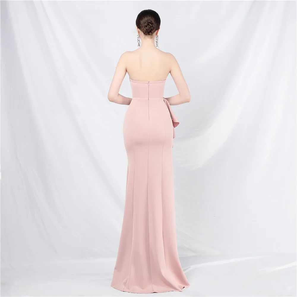 Vestido Largo De Noche Strapless Escote Corazón Con Moño Estructurado Y Abertura - Modelo EV705 — vista 3