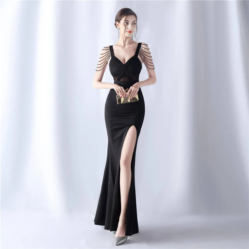 Vestido Largo De Noche Con Flecos De Cuentas En Hombros, Encaje En Talle Y Abertura En Pierna - Modelo EV709
