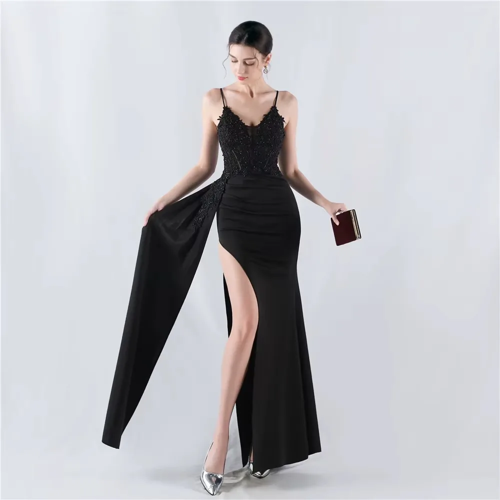 Vestido Largo De Gala Con Corpiño De Encaje Semitransparente, Sobrefalda Lateral Y Abertura - Modelo EV1007